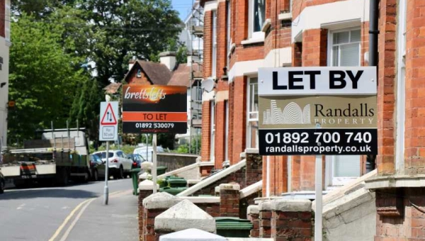'To Let' sign prominently displayed, symbolising rental property and common UK landlord tax issues